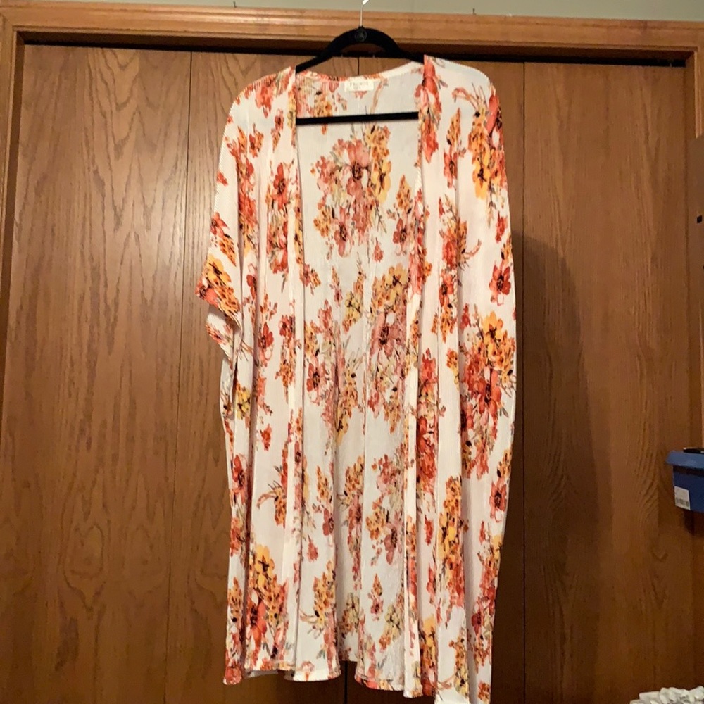 Frumos 2x Short Sleeve Cardigan